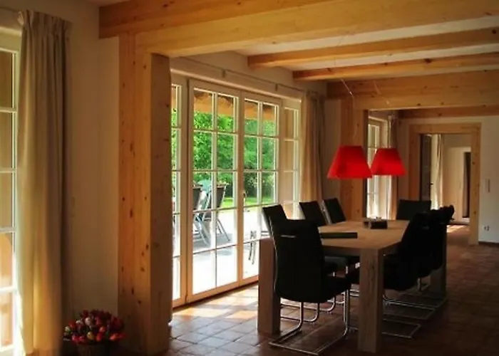 Exklusives Holzhaus بيت للعطل